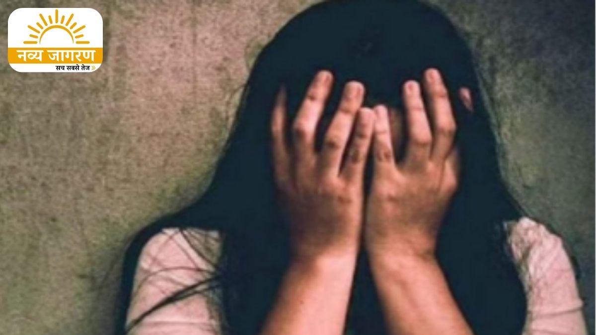 रास्ते में रोककर की अभद्र हरकतें, विरोध करने पर शोहदों ने किया हमला