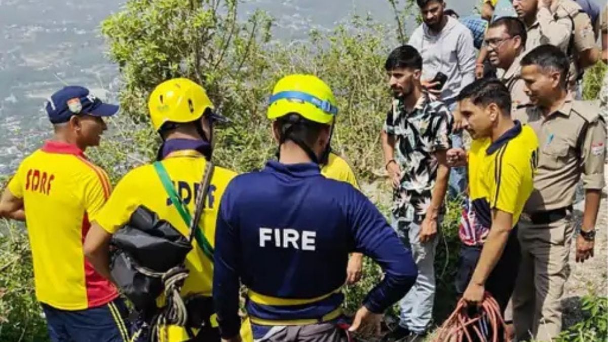 चार पर्यटकों की मौत, तीव्र ढलान पर बेकाबू हुआ वाहन