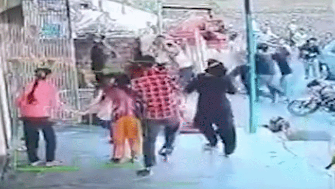 आगजनी और पथराव से तनाव, चार आरोपी अरेस्ट