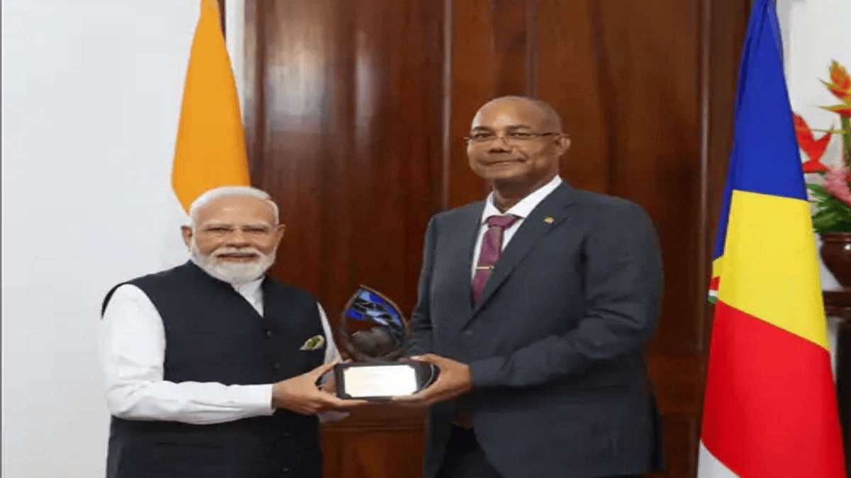 सेशेल्स में मिला पीएम मोदी को सर्वोच्च नागरिक सम्मान, गार्ड ऑफ ऑनर से किया सम्मानित