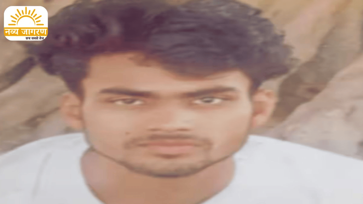 खेत में खून से लथपथ मिला शव, ग्रामीणों में आक्रोश