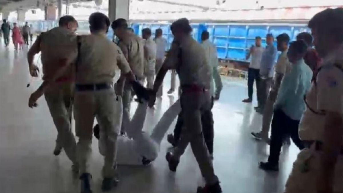 आरपीएफ ने डीएसएम को प्लेटफॉर्म पर घसीटा, जवानों ने मारपीट भी की