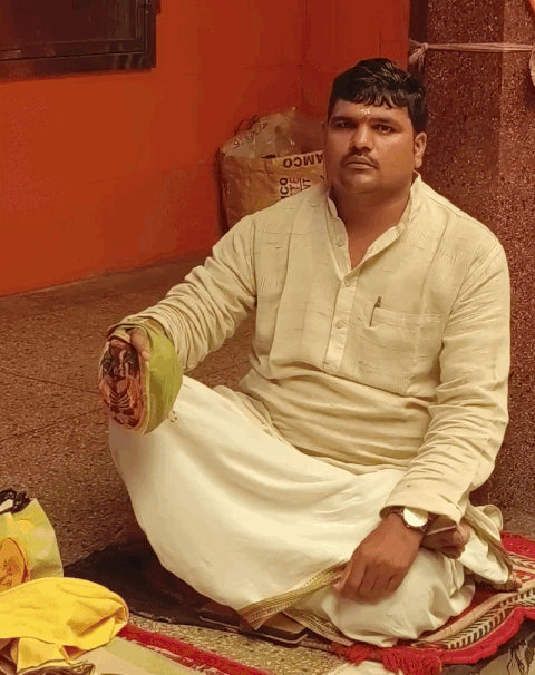 मुक्तेश्वरनाथ में उमड़ा आस्था का सैलाब, भक्तों ने शिवलिंग पर चढ़ाया जल