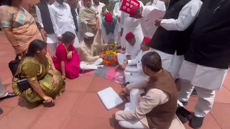हंगामे के बीच दो अहम विधेयकों को मिली मंजूरी, चढ़ावा चोरी और छात्र आंदोलन पर विपक्ष उग्र